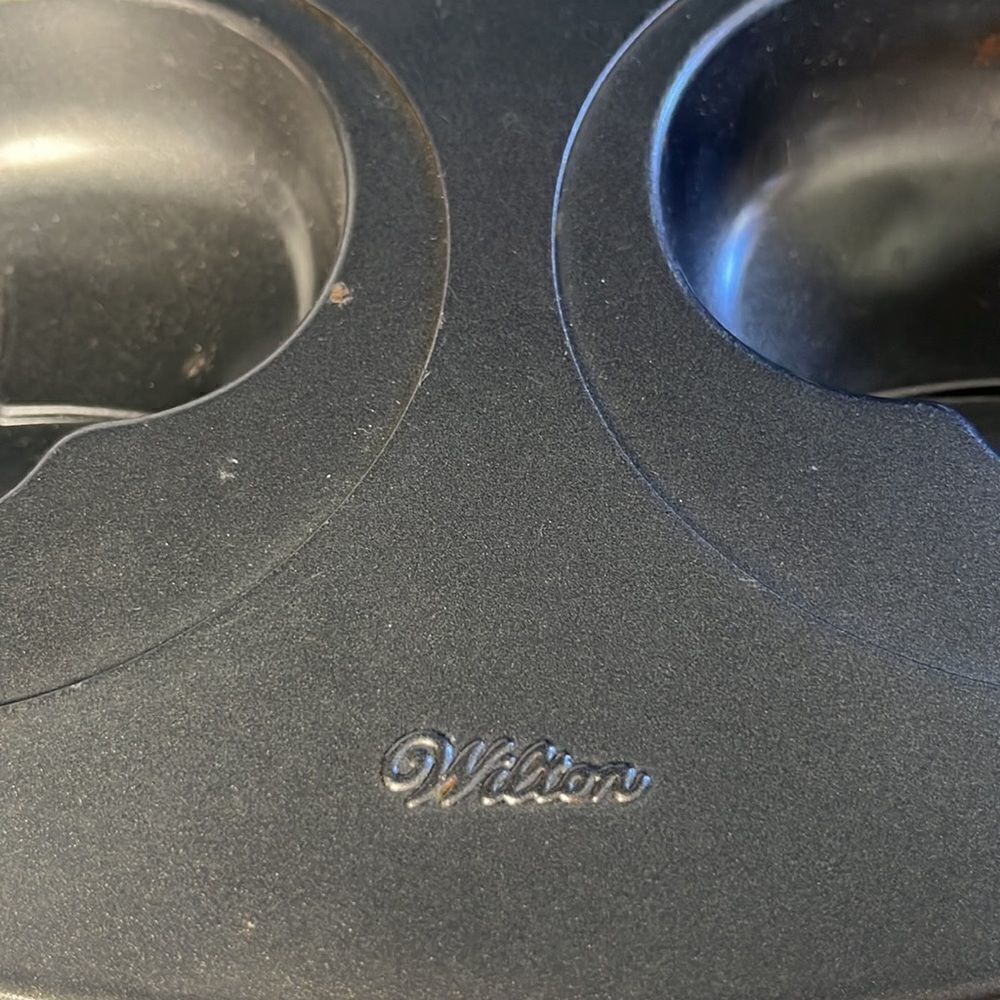 Wilton skeleton baking pan EUC - Picture 6 of 7